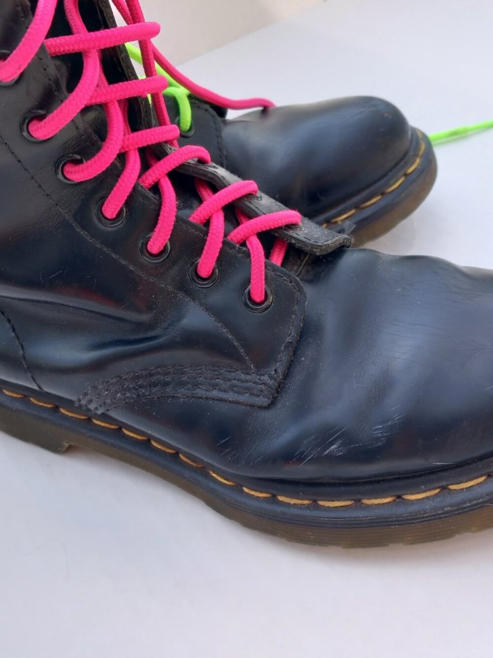 Dr. Martens Air Wair Men's 7/US Women's 6 Black Leather Hiking Boot Lace Up - Picture 3 of 15